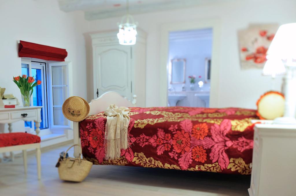 La Belle Saison Bed and Breakfast Mollens  Rum bild